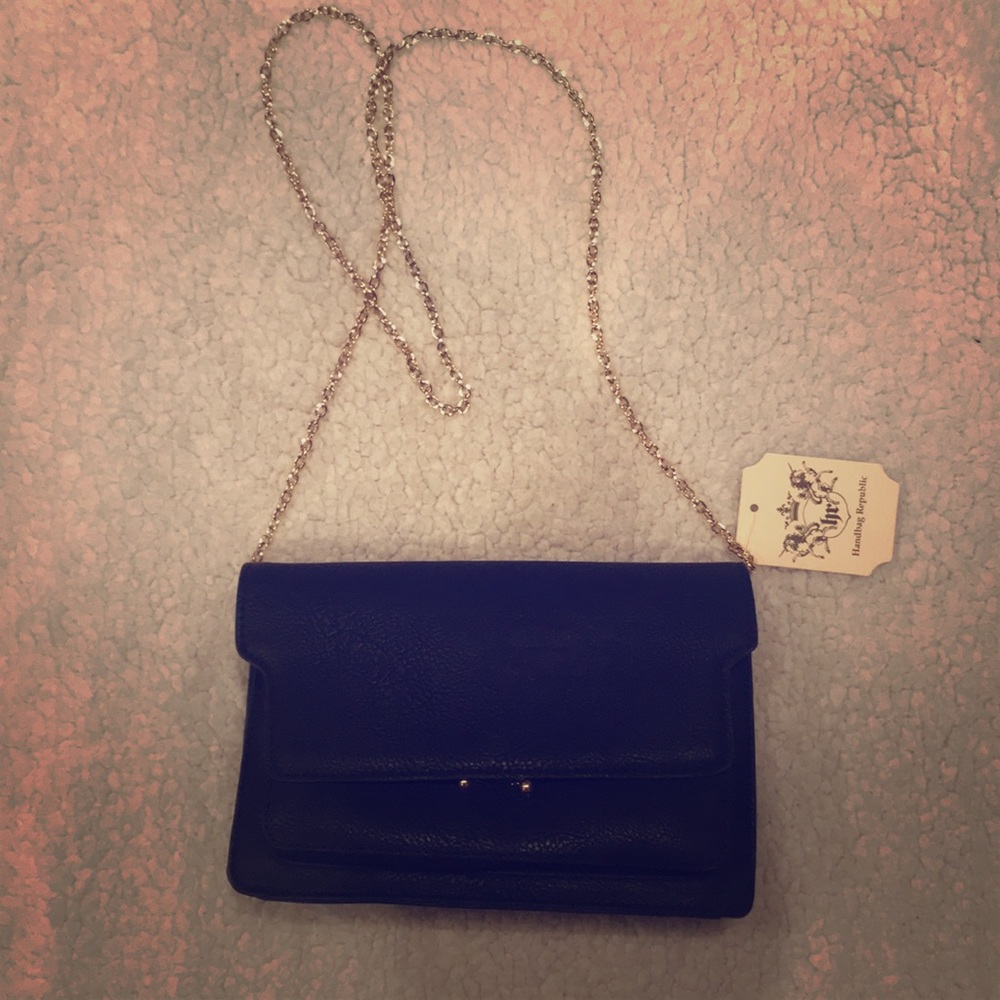 Forever 21 NWT Black clutch.